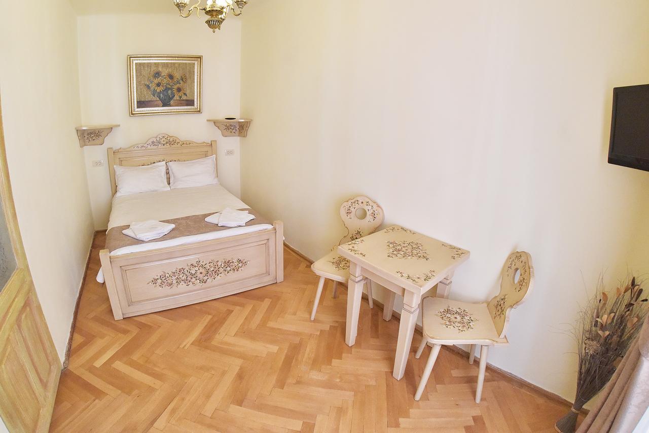La Maisonnette Braşov Buitenkant foto