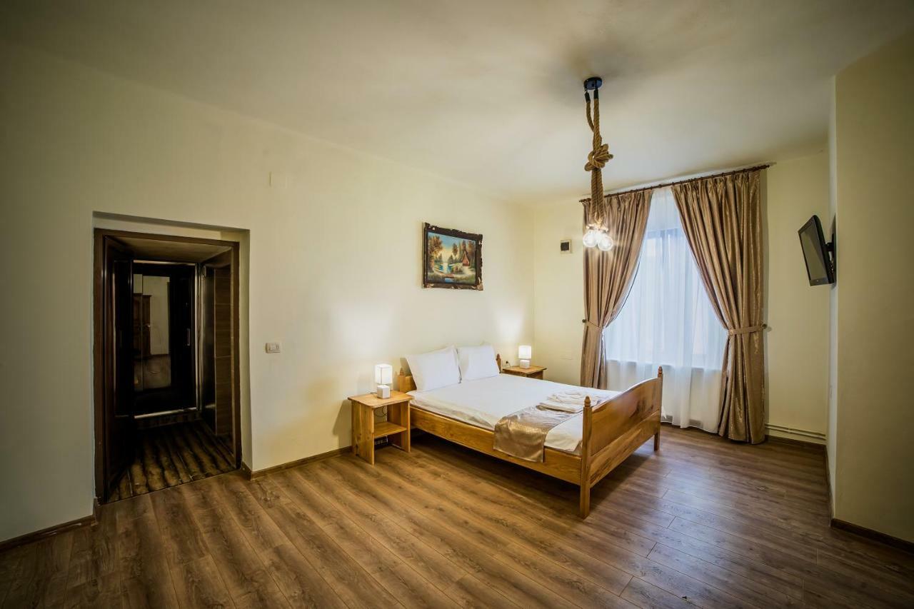 La Maisonnette Braşov Buitenkant foto